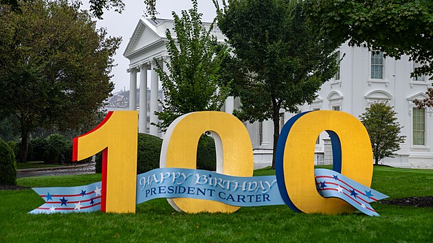 Pocta b�val�mu americk�mu prezidentovi u B�l�ho domu - Jimmy Carter se 1. ��jna 2024 do�il sta let.