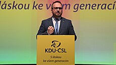 Souasný pedseda lidovc Marian Jureka pi pednesu zprávy bhem prvního dne...