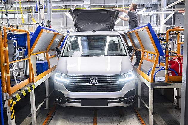 Padá hvězda VW. Co by největší evropské automobilce ulevilo od potíží?