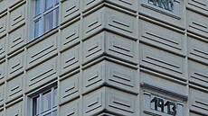 Vondrák v detailu. Náro�í dom� v Bubene�ské ulici.