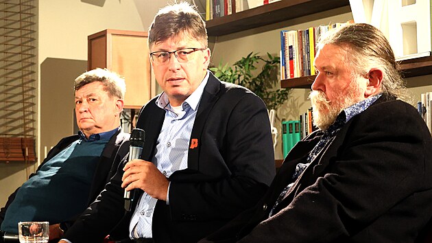 Miroslaw Jasi�ski, Petr Bla�ek a Andrzej Jagodzi�ski
.