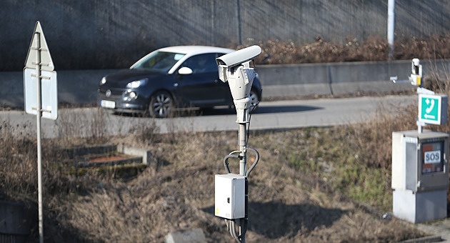 Radarokracie aneb ukřižování za 51 km/h. Budou nás už brzy měřit úplně všude?