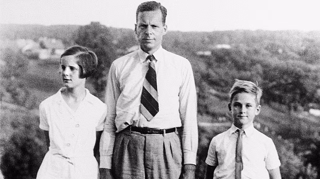 Jan Zwartendijk se svými d�tmi v litevském Kaunasu, 1940.