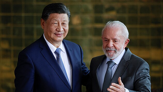 ��nsk� prezident Si �in-pching (vlevo) a brazilsk� prezident Luiz In�cio Lula da Silva.