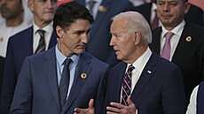 Americký prezident Joe Biden a kanadský premiér Justin Trudeau (vlevo) na...