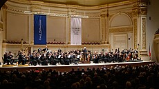 První ve�er rezidence �eské filharmonie v Carnegie Hall pat�ila Dvo�ákovi a...