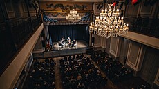 �eská hudební invaze v New Yorku zapo�ala. Na programu byli Marsalis, Elgar a...