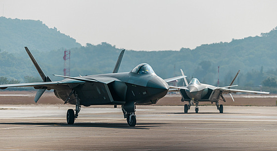 Číňané „okopírovali“ americkou F-35. Zatím nikdo neví, co jejich verze ...