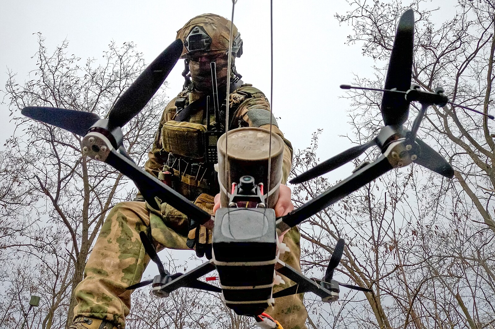 Drony, AI a jezdci na koních. Armádám NATO na Ukrajině ujíždí vlak