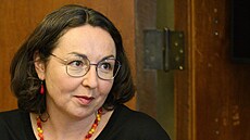 Krystyna Wanatowiczová hovo�í o své nové knize �Nezval. Básník a jeho syn� na...