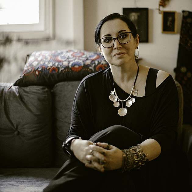 Ruský režim naučil teenagery kamuflovat nenávist vůči němu, říká spisovatelka