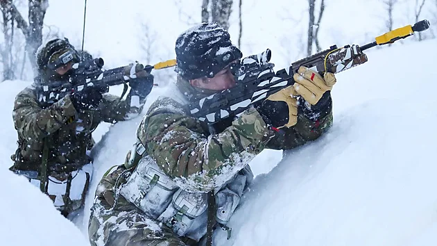 Jeden z prapor� britsk�ch Commandos se speci�ln� vy�lenil pro operace p�i Severn�m p�lu, z�kladnu m�  na severov�chod� Norska.