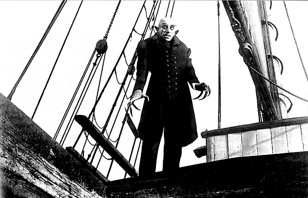 Nosferatu znovu vstává z hrobu. A v novém filmu budí hrůzu jako před lety