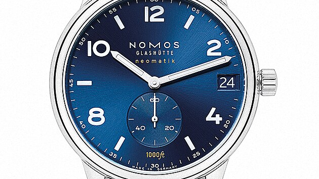 NOMOS Glash�tte je proslul� minimalistick�mi hodinkami inspirovan�mi principy Bauhausu, ale v�jej�m portfoliu jsou i�sportovn�j�� modely jako Club Sport.