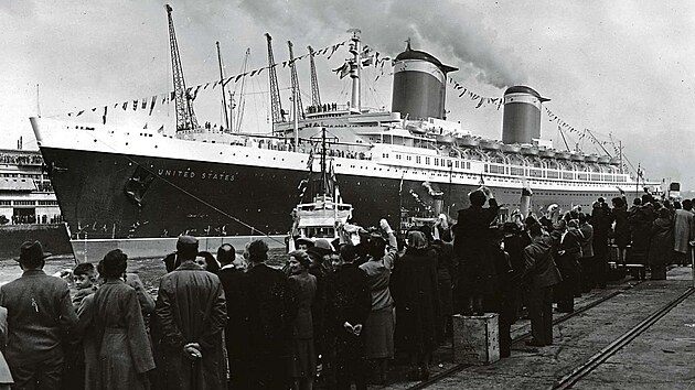 Zaoce�nskou perlu �ek� nov� kari�ra jako l�kadlo pro turisty a pot�p��e.