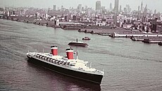 SS United States ped panoramatem Manhattanu. To bylo jet v dobách, kdy...