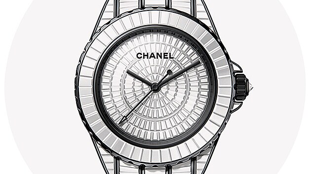 Jedn�m z�nejslavn�j��ch model� zna�ky Chanel jsou keramick� hodinky J12: J12 White Star Couture ukazuj� know-how na poli keramiky.