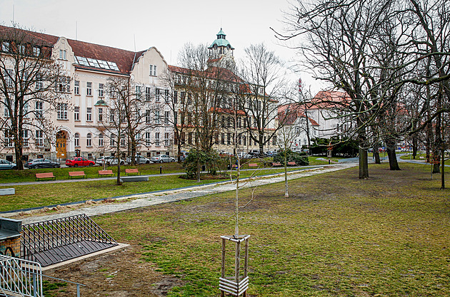 „Leninovy sady“ v Českých Budějovicích nejsou. Rozhodnutí Rady MNV z roku 1949 se nerealizovalo