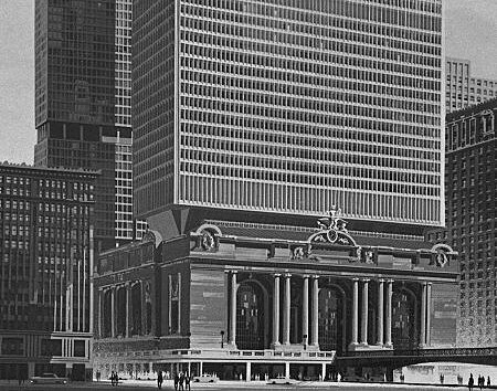 Dnes New York lituje, e piel o památku. Stavba Breuerovy Grand Central Tower se neuskutenila.