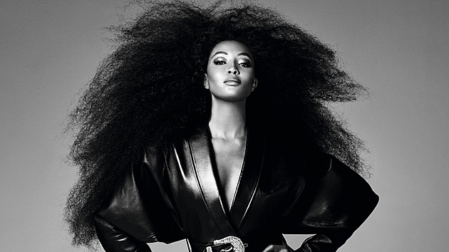 V šatníku černé gazely. Výstava v Londýně oslavuje čtyřicet let kariéry supermodelky Naomi Campbell
