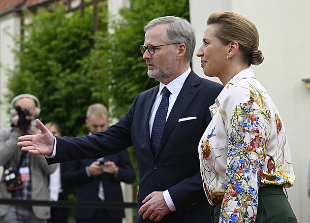 Skandinávskému minimalismu navzdory. Dánská premiérka Mette Frederiksenová vede politiku v barvách