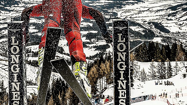 Longines je oficiální �asomírou Mezinárodní ly�a�ské federace. To znamená, �e...