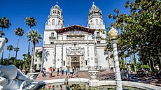 Hearst Castle. Gigantické sídlo ve stylu �pan�lské koloniální architektury...