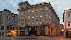 Ve stylu pozdní secese. Budovu Zálo�ního úv�rního ústavu (dnes Galerie...