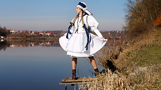 Neokroj u�ila Tereza díky inspiraci vesnickou p�írodou.