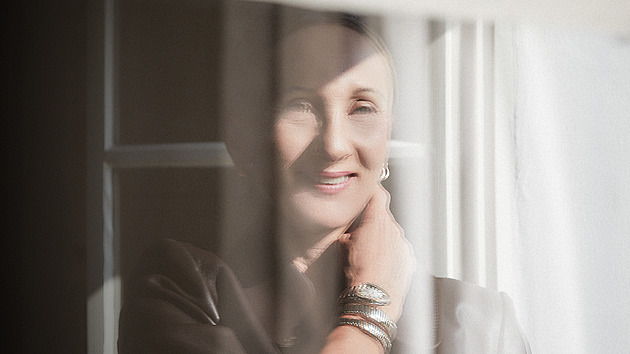 Hodinky se nechci bát nosit, říká lady Martina Lowe o své sbírce. Estetické hledisko je pro ni na prvním místě