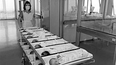 Mostecká porodnice v roce 1975. V sedmdesátých letech se realizovala...