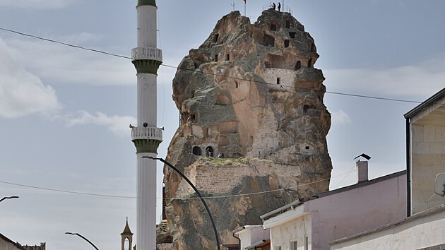 Travelbeat na cestch. Pohled na skaln hrad Ortahisar.
