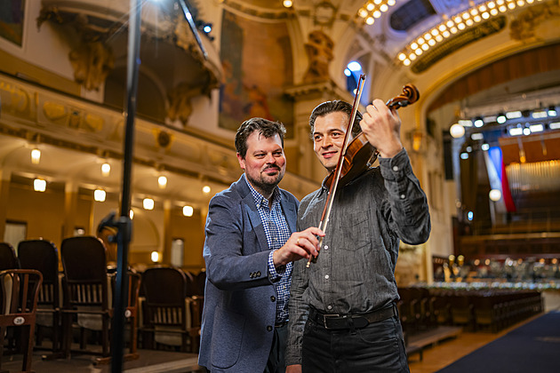 Vliv evropské kultury v USA dávno odumřel, říká starší z bratrů houslistů hrajících v Chicago Symphony Orchestra