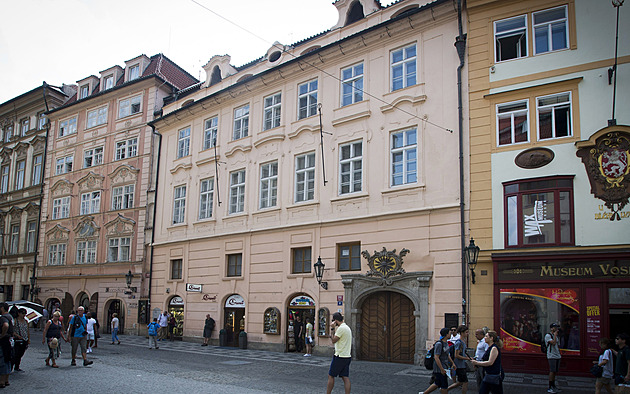 Osm zničených historických domů. Taková je cena za luxusní hotel v centru Prahy