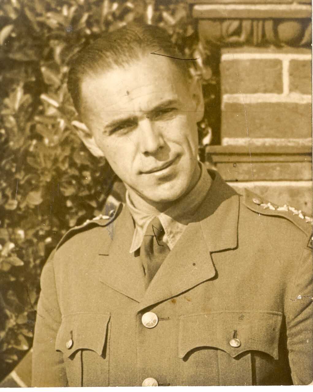 Václav Reitinger jako d�stojník �s. zahrani�ní armády ve Velké Británii.