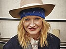 A�a: ko�ile, MODRÁ, Monika Drápalová; sako, Sure Curated, Lula Vintage; �átek,...