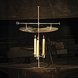 Kolekce La Bouillotte vych�z� z lampy, kter� se pou��vala ke karetn� h�e za...