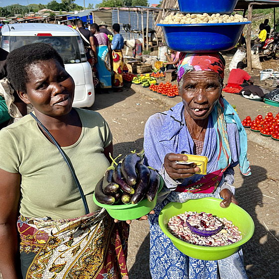 Ta Likoswe (Ta Mpama), jiní Malawi. Dnení veee.  lilky s kuecím masem a...