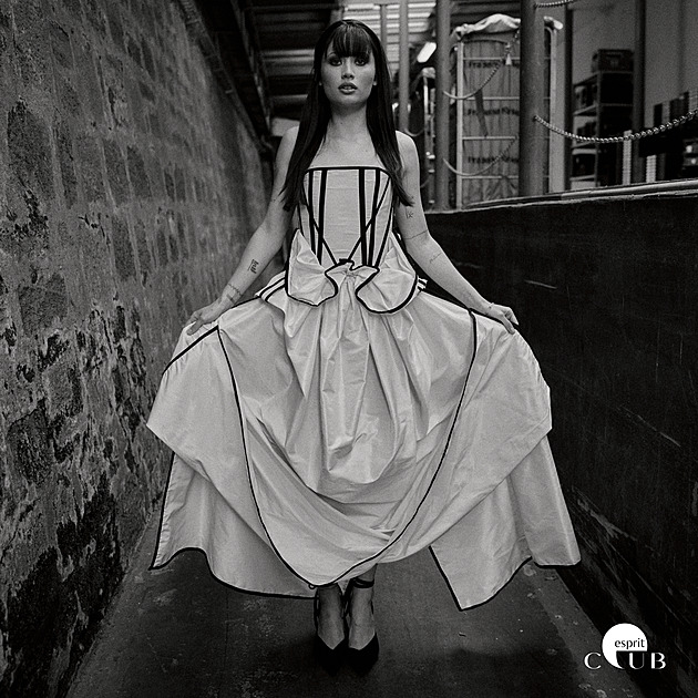 OBRAZEM: Herci, zpěváci i modelky. Jak vypadal karlovarský festival pohledem objektivu uznávaného fotografa