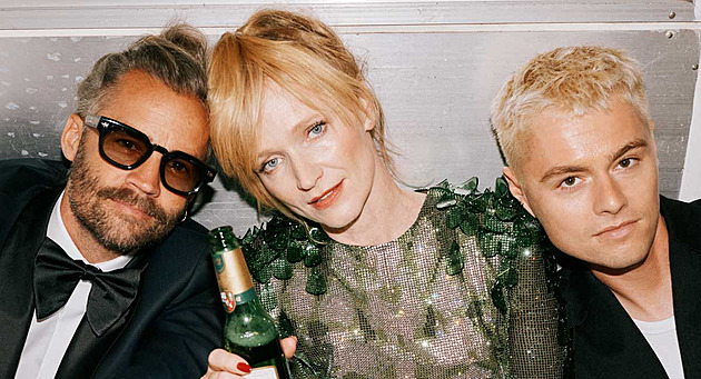 Šaty, které mění pravidla české módy