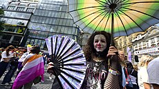 Ulicemi Prahy se vydal duhový prvod v rámci festivalu Prague Pride. (2. srpna...