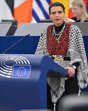 �lenka Evropsk�ho parlamentu Abir Al-Sahlani.