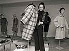 Diana Vreeland v roce 1973 coby bývalá �éfredaktorka amerického Vogue chystá...