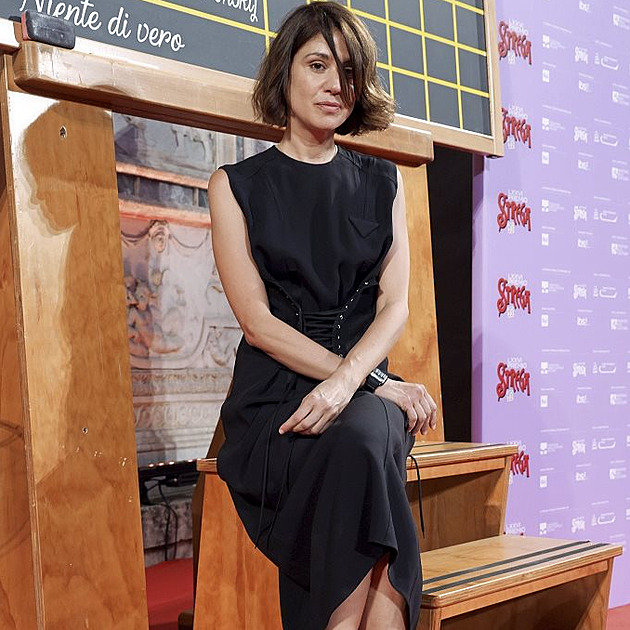 „Babička mi tuze ráda měřila prsa.“ Být mladou dívkou v Itálii podle italské spisovatelky není snadné