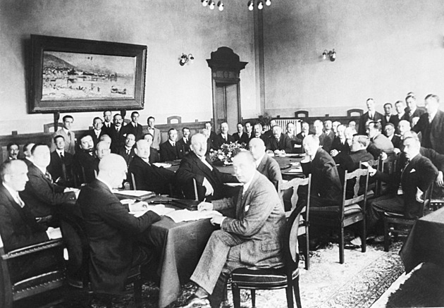 „Duch Locarna.“ Před sto lety skončila konference, která válku z Evropy nevyhnala