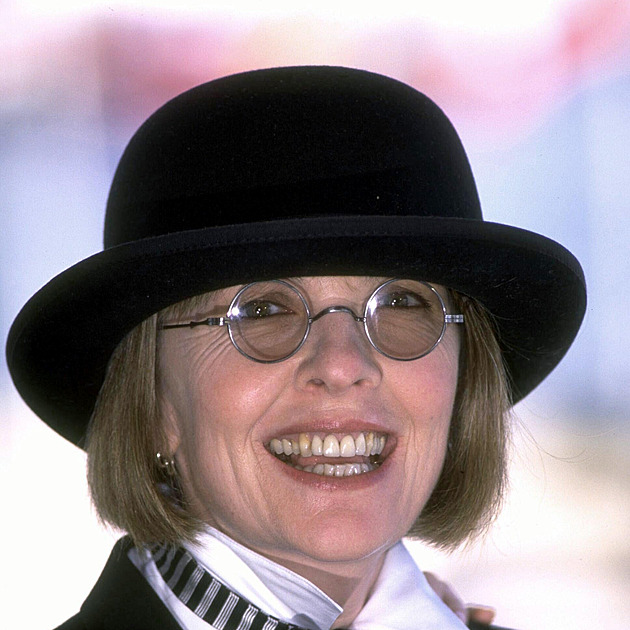 Kravata a kalhoty pro geniální Diane. Keatonová nenosila pánský styl, ale měla svůj vlastní