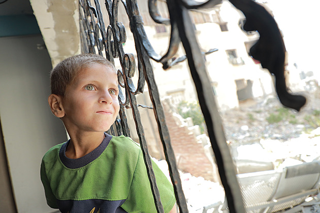 Gaza za titulky a kostelními sloupy. A nádavkem Santini