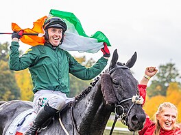 Na pardubickém závoditi vypukla mohutná irská euforie. Ve 135. roníku Velké...