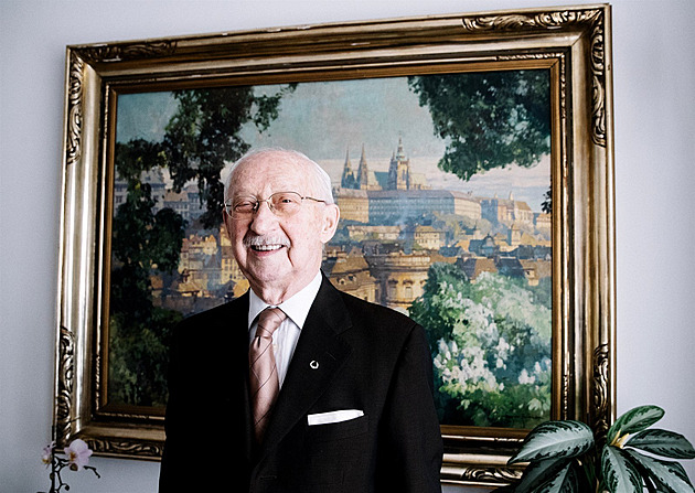 Gerhardt Bubník, nestor české advokacie, dlouhodobě podporuje vzdělávání dětí z chudých poměrů