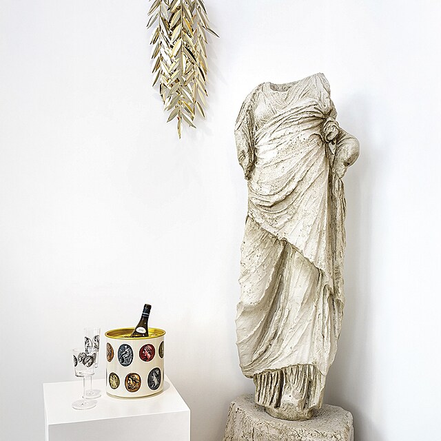 V Praguekabinetu naleznete nejen um�leck� d�la pe�liv� vybran� Gabrielou...